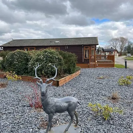 Mandarin With Hot Tub